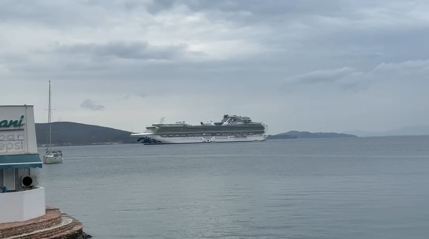 Tourist cruise ship “Sapphire Princess” arrives in Saranda with 2,600 passengers on board