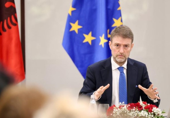 Albania 2030: Minister Hoxha invites Albanian professionals to join the diplomatic team in Brussels