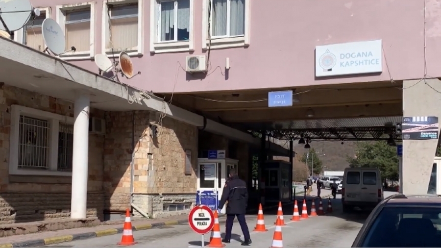 Kapet kamioni me drogë në Kapshticë, arrestohen babë e bir