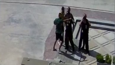 Pamje nga përplasja fizike e ndodhur dje në zonën turistike të Korçës