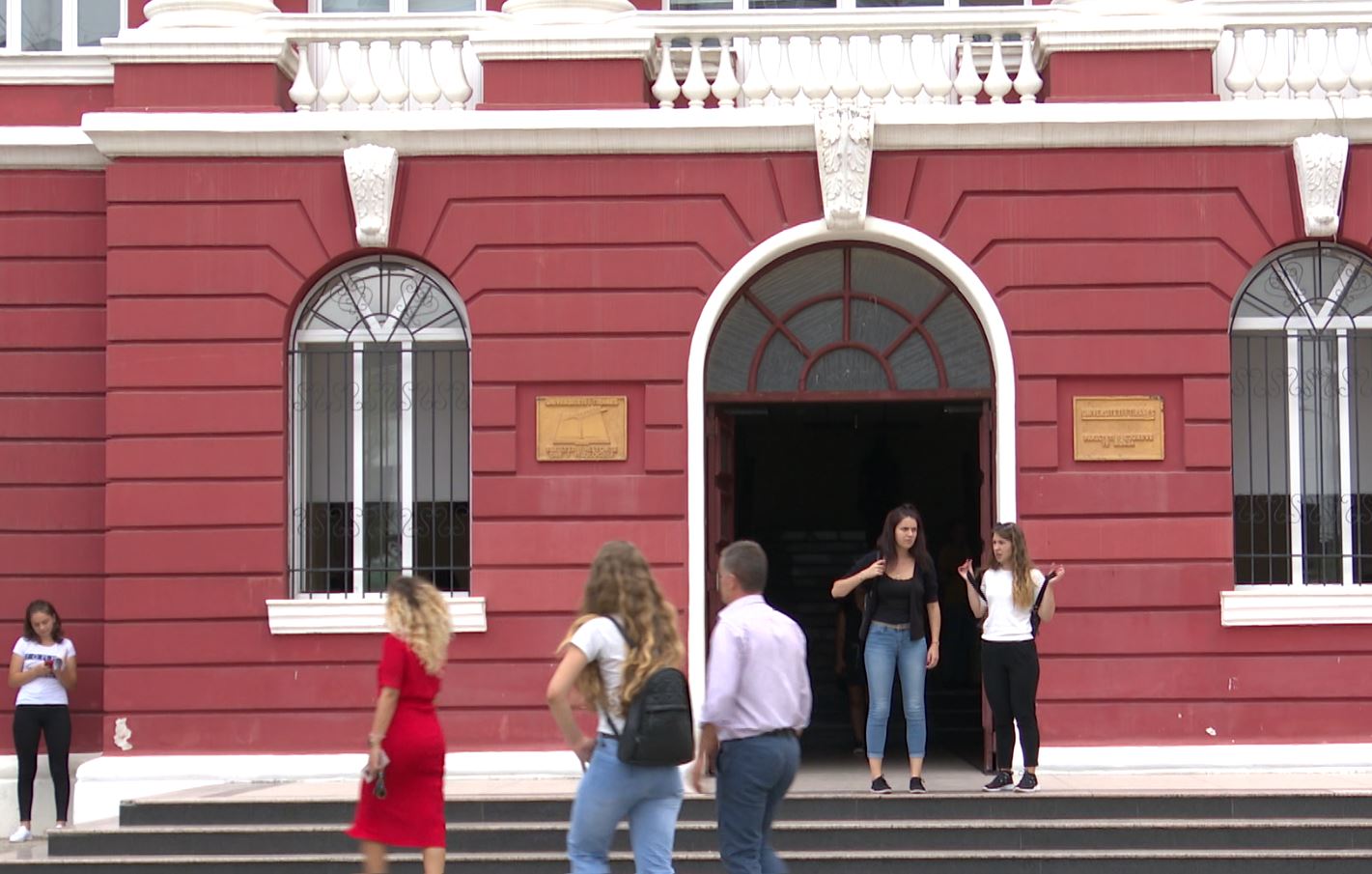 Dita e fundit e aplikimit në universitet, 21.000 mijë maturantë kanë mbyllur aplikimin