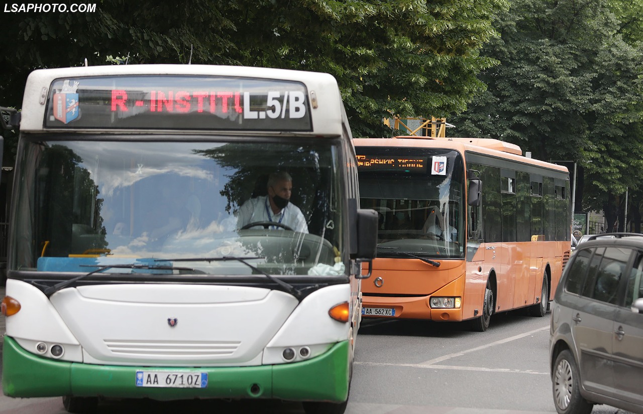 Autobuse te transportit urban
