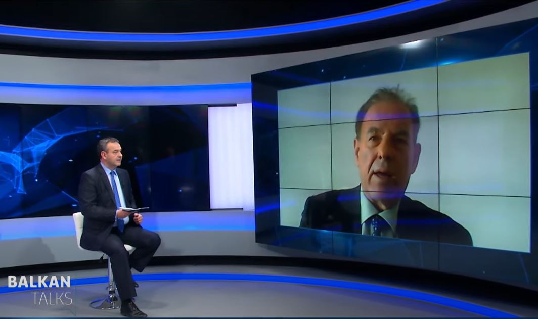 “Zaev u largua nga ndërkombëtarët, frikë nga një fitore e thellë e VMRO-DPMNE”, shprehet analisti