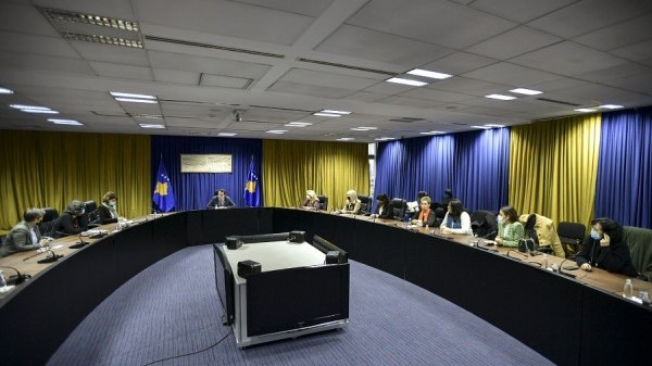 Kosova rreshtohet me Perëndimin përballë Rusisë