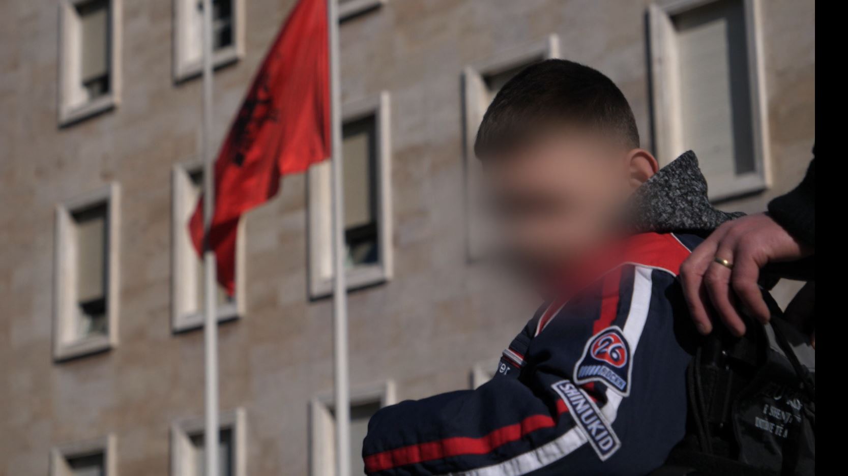 ‘Përfitimi mujor shumë i ulët’, paraplegjikët e tetraplegjikët protestojnë para Kryeministrisë