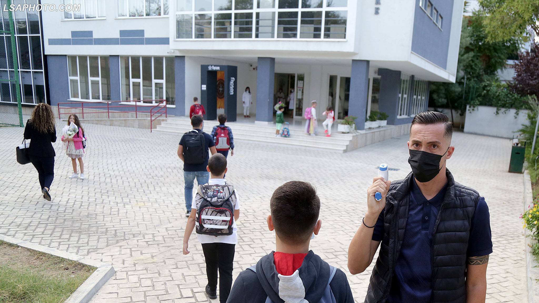 Rinis mësimi në të gjithë vendin pas 3 ditësh mbylljeje nga i ftohti