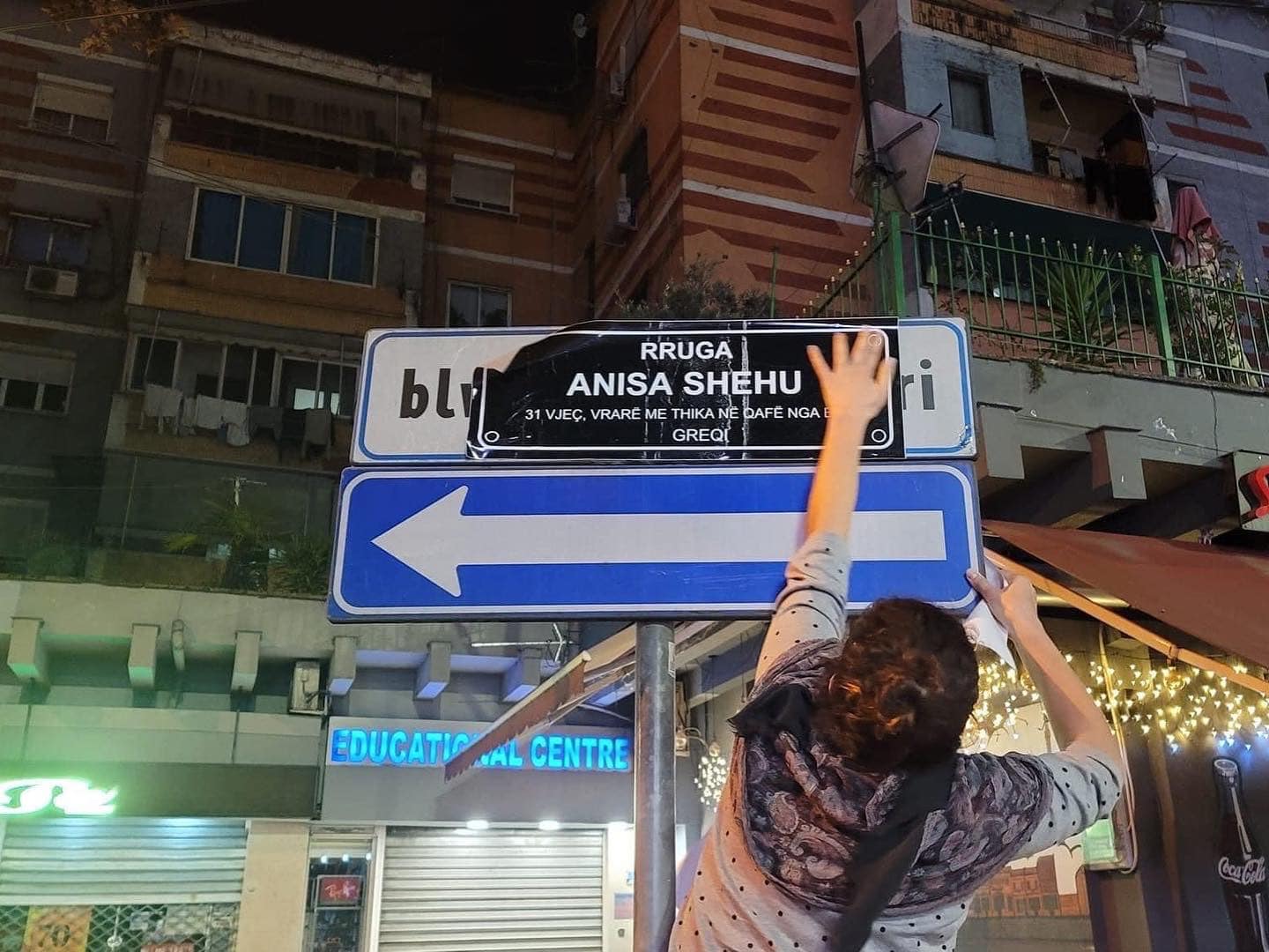 Feministët në Shqipëri pagëzojnë 20 rrugë me emrat e 20 grave të vrara nga burrat
