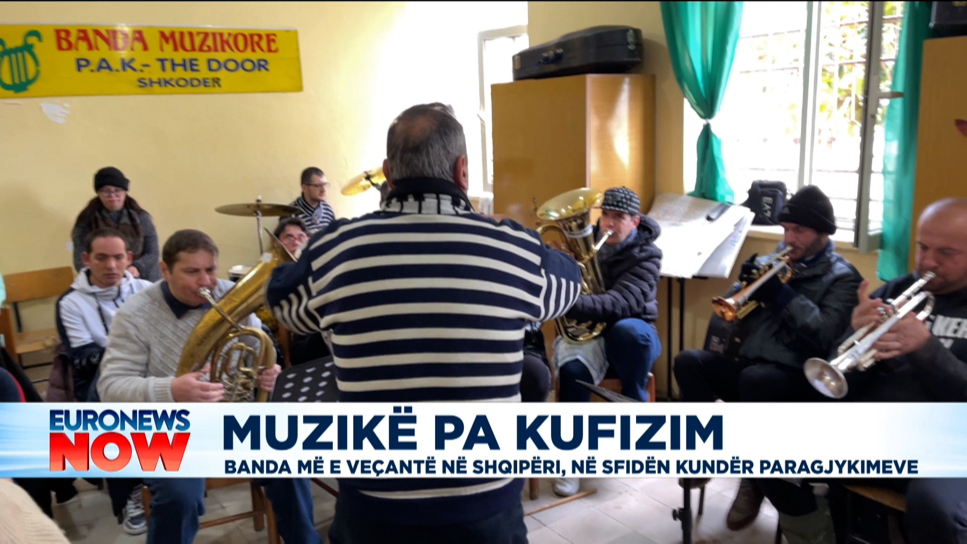 22 persona me aftësi të kufizuara pjesë e një bande muzikore