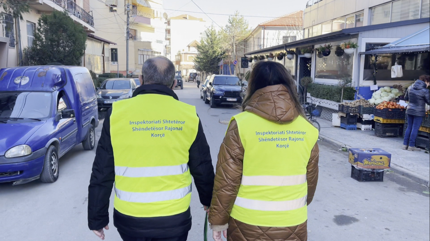 Korça me 85% të administratës të vaksinuar, gati gjoba për të pavaksinuarit