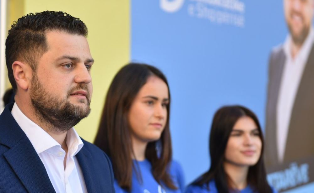 Indrit Sefa i PD-së fton në debat 2 kandidatët e tjerë për Lushnjën
