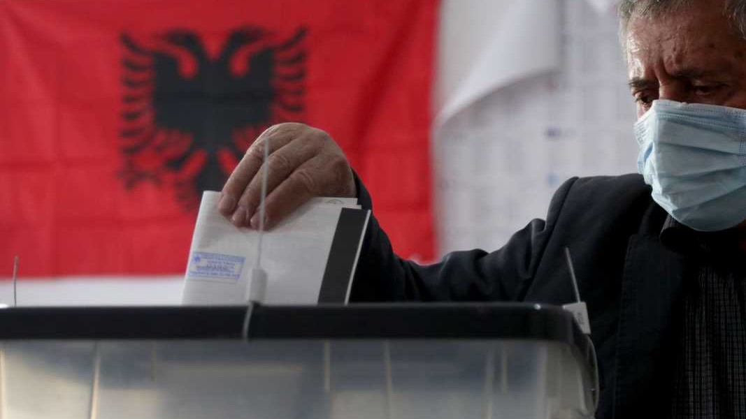 PËRDITËSIM LIVE | Nis me vonesë procesi i numërimit të votave
