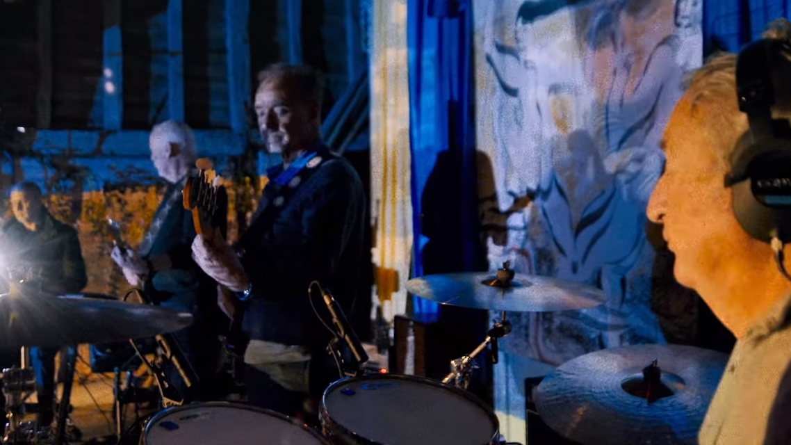 ‘Pink Floyd’ rikthehet pas 28 vjetësh me një këngë për Ukrainën
