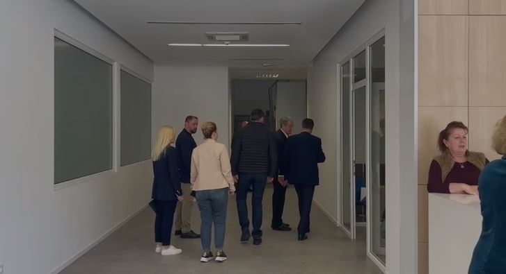 Komisioni i Rithemelimit mblidhet në selinë e PD