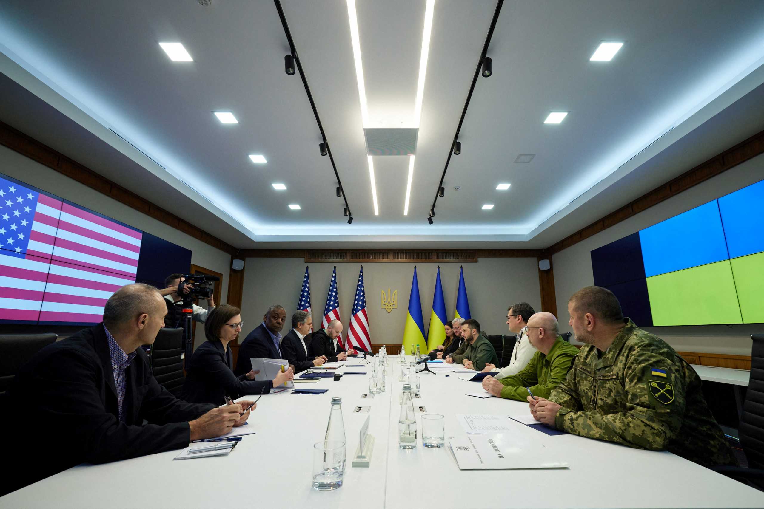 ‘Ukraina mund të fitojë’, detaje nga takimi i Zelenskit me zyrtarët amerikanë