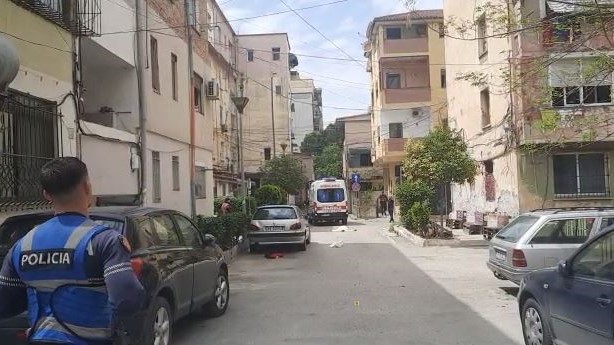 Vritet me thikë një person në Tiranë