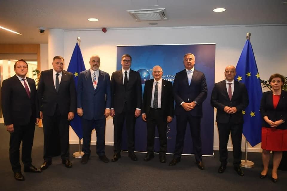 Borrell darkë informale me liderët e Ballkanit Perëndimor