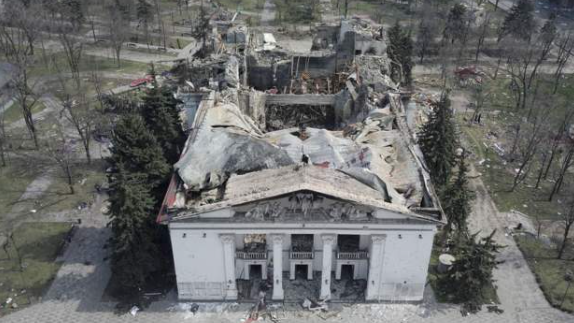 600 persona humbën jetën nga bombardimi i teatrit në Mariupol, thotë raporti