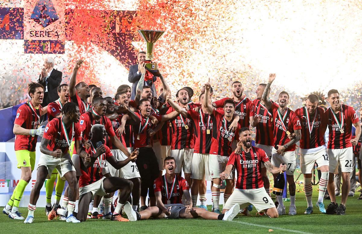Milan shpallet kampion i Italisë për herë të parë në 11 vite