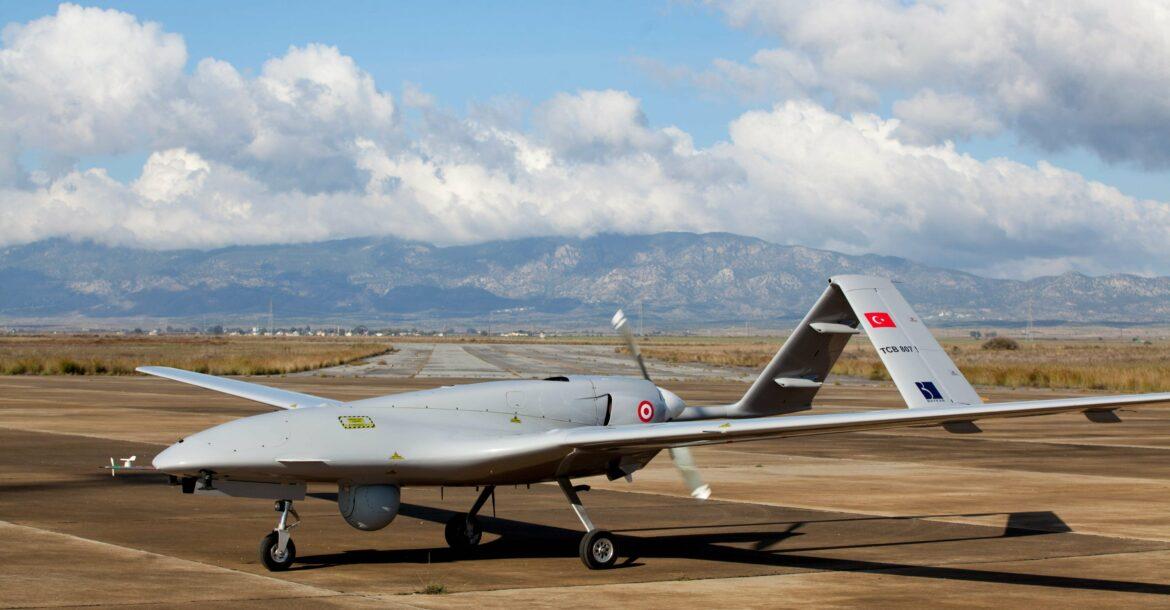 Turqia motivohet nga Lituania dhe dhuron një dron për Ukrainën