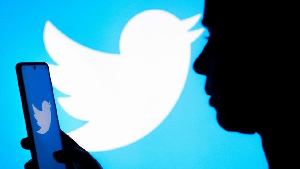 Twitter mbush 16 vjeç