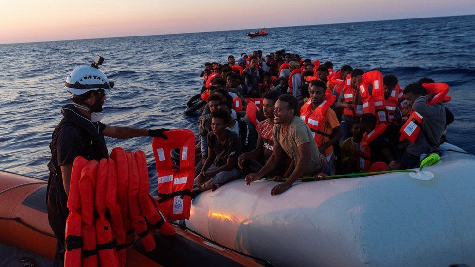 Mijëra refugjatë mbërrijnë në Itali, rritje me një vit më parë