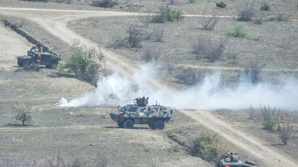 Maqedonia e Veriut i dhuron tanke të vjetra Ukrainës