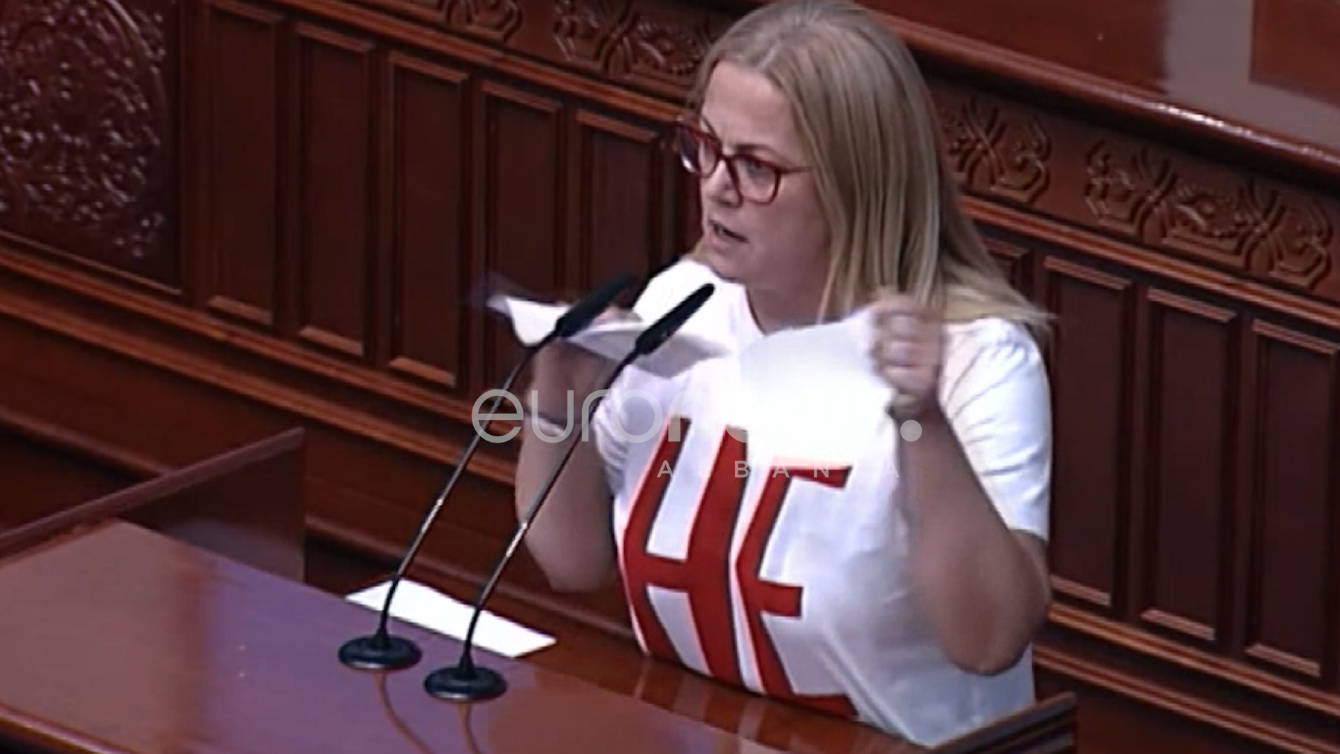 Deputetja e opozitës në RMV gris dokumentin e propozimit francez