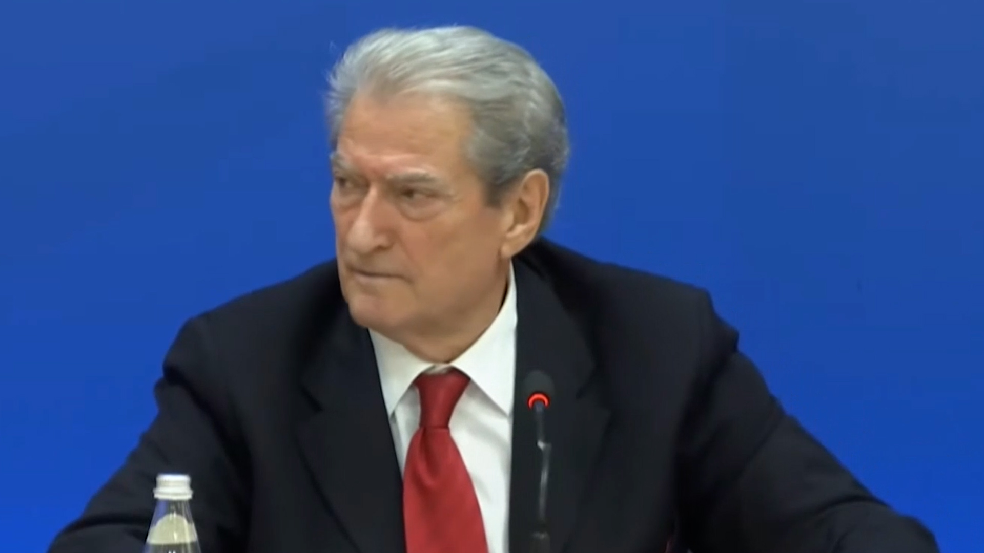 I nderuar që Yuri Kim nuk më ftoi në festimet e djeshme, thotë Berisha