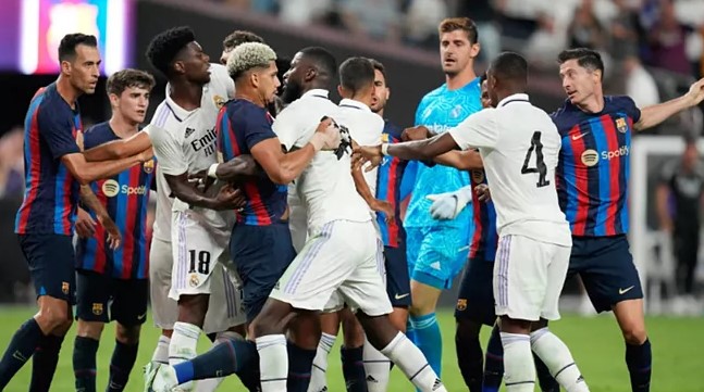 “El Clasico” me tensione edhe në SHBA, Barcelona mposht Real Madrid