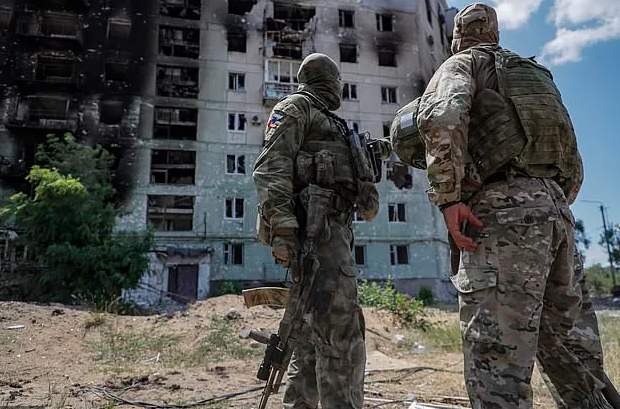 Videoja që tregon ushtarin ukrainas duke u kastruar ngjall zemërim