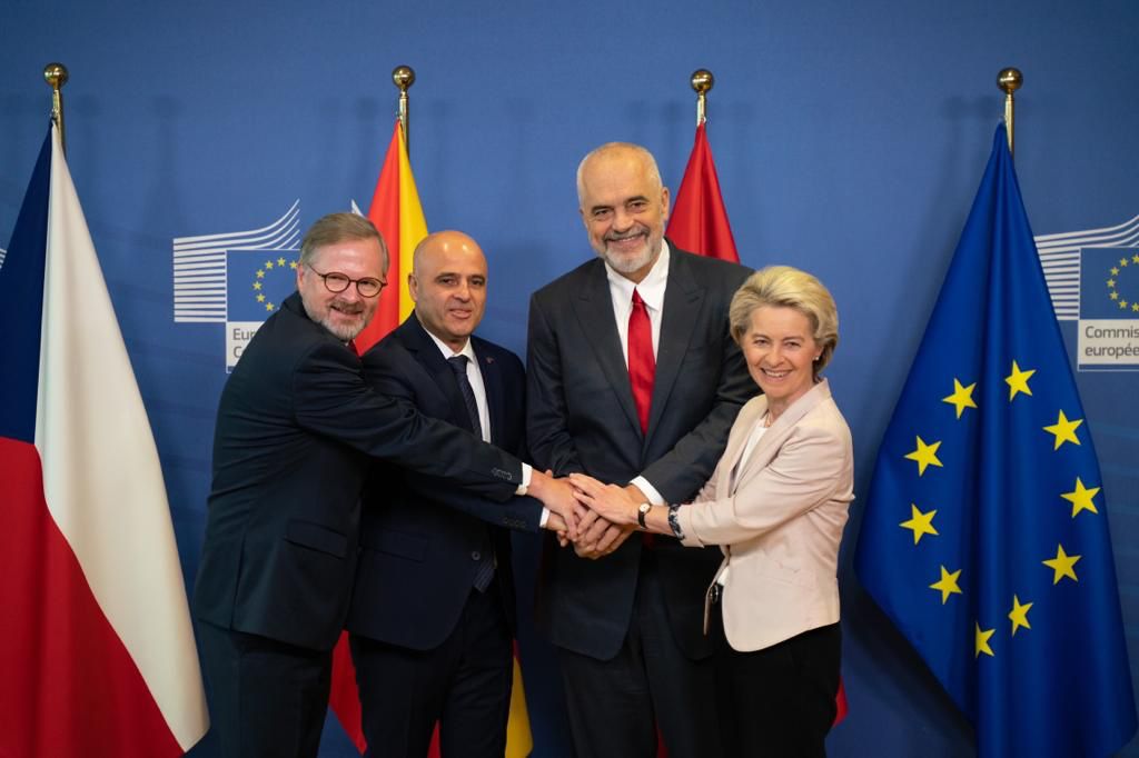 Von der Leyen: Shqipëria do të bashkohet me Mbrojtjen Civile Europiane