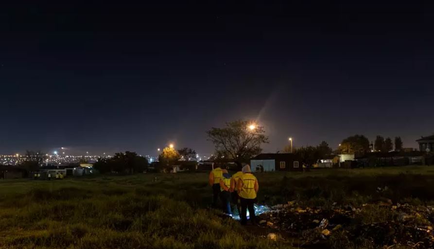 Vrasje masive në Johanesburg, 14 të vdekur nga sulmi me armë në një lokal