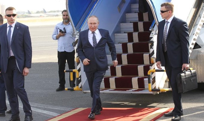 Putin vizitë në Teheran, bisedime me presidentin iranian dhe turk për sigurinë