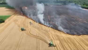 Ukrainasit korrin grurin mes flakëve