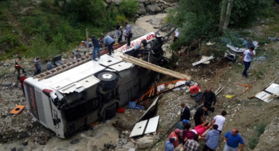 15 viktima dhe 22 të plagosur nga një aksident në Turqi