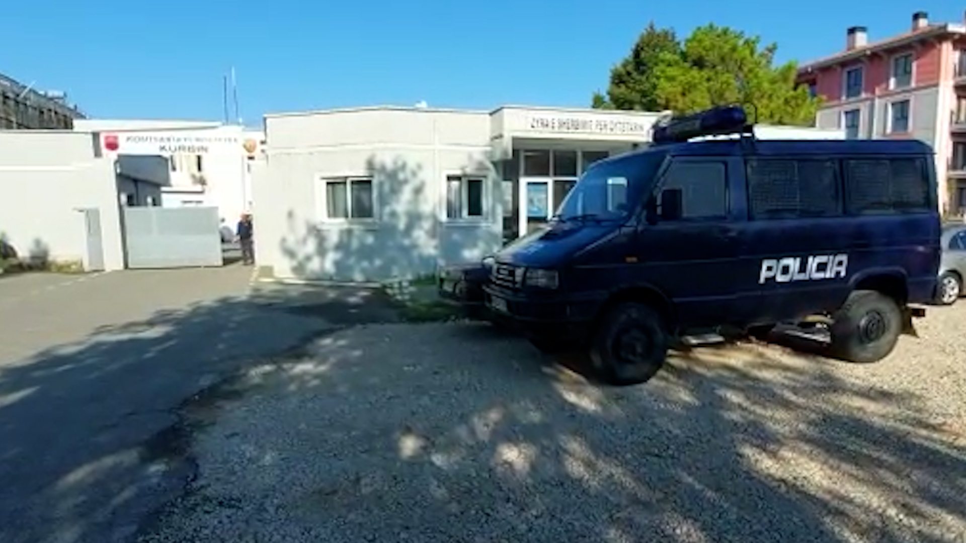 Plagoset me armë zjarri 60-vjeçari në Laç