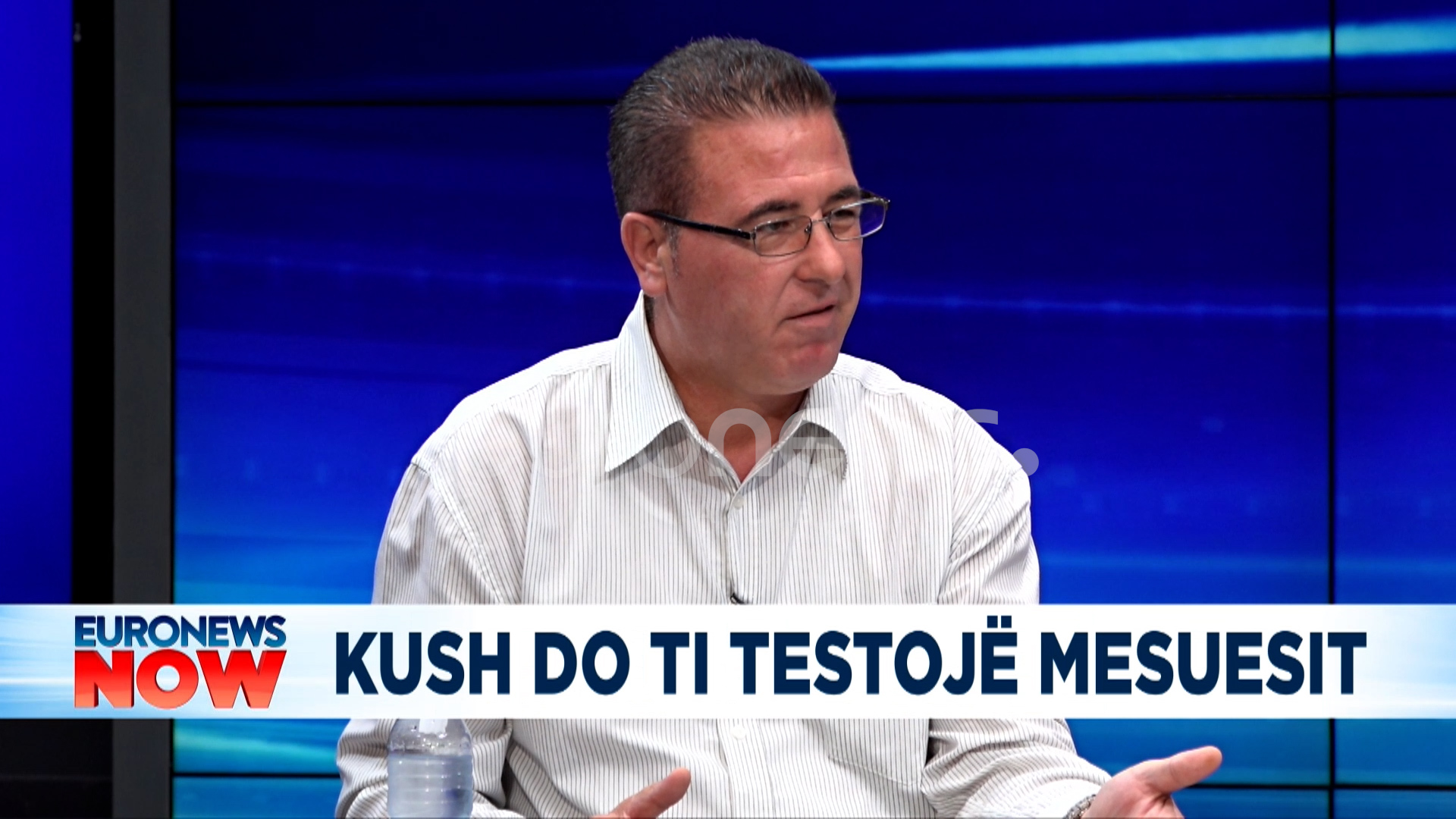 Eksperti: Një drejtor në Lezhë dhunon nxënësit, por vazhdon të jetë në detyrë