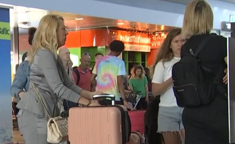 Estonia u ndalon hyrjen rusëve, shkak lufta në Ukrainë