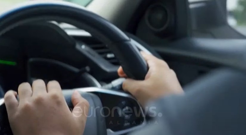 Rreth 700 makina të blinduara në Shqipëri, kryeson Tirana dhe Durrësi