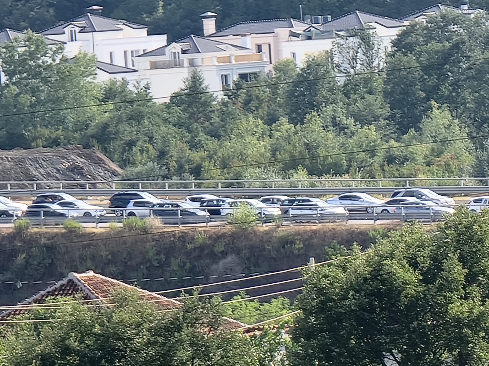 Trafik i rënduar në autostradën Elbasan-Tiranë