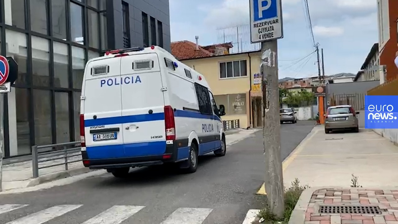 VIDEO| Avokatë nga shteti, mbërrijnë në gjykatë 2 rusët dhe ukrainasi