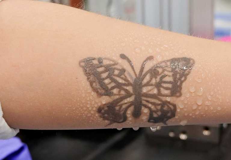 Tatuazhet që reflektojnë nivelin e glukozës dhe rrahjeve të zemrës në organizëm