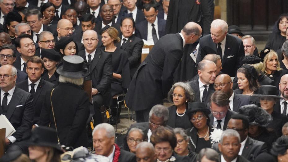 Trump kritikon Biden për vendin ku ishte ulur në funeralin e mbretëreshës