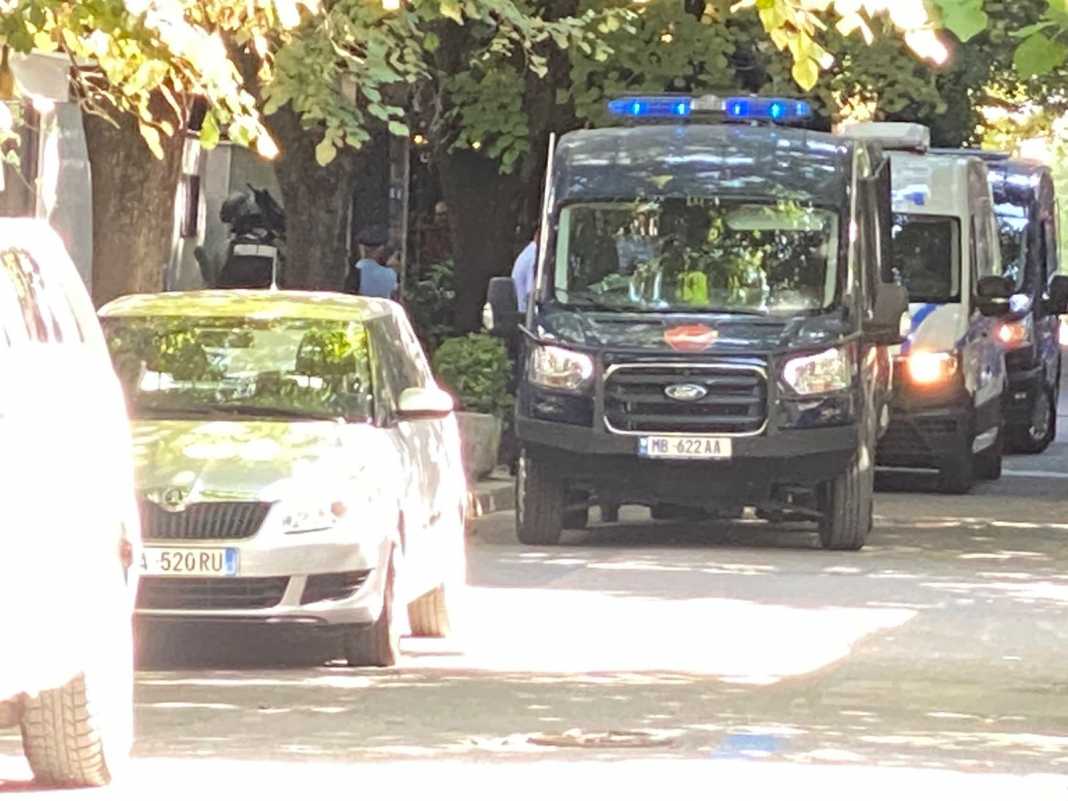Ambasada e Iranit ruhet nga policia, godina ende e vlefshme për hetuesit