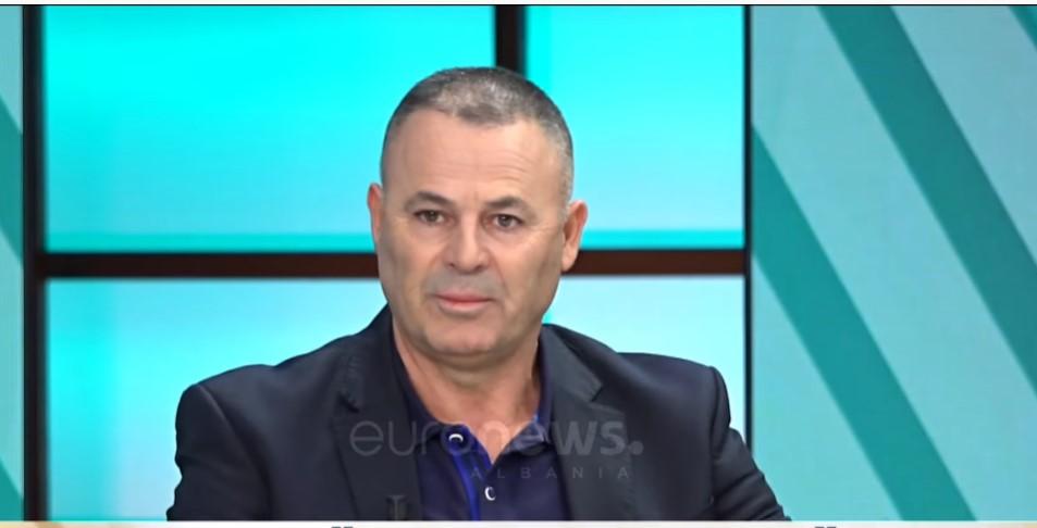Studentët e zhdukur, Dogjani-oficerëve: Kontrolloni gropat septike dhe shtëpitë