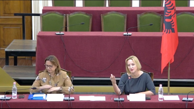 Debat mes deputeteve të PD-së e PS-së në Komisionin e ‘Territoriales’, shkak Veliaj