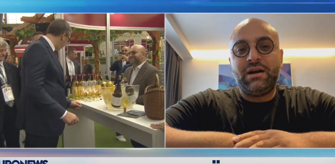 Verë e bardhë për Vuçiç, sipërmarrësi tregon zonën në Shqipëri ku është prodhuar