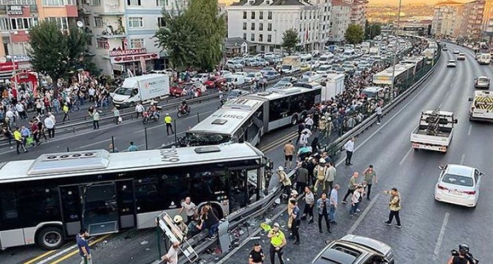 Përplasen 4 autobusë në Stamboll, plagosen 99 persona