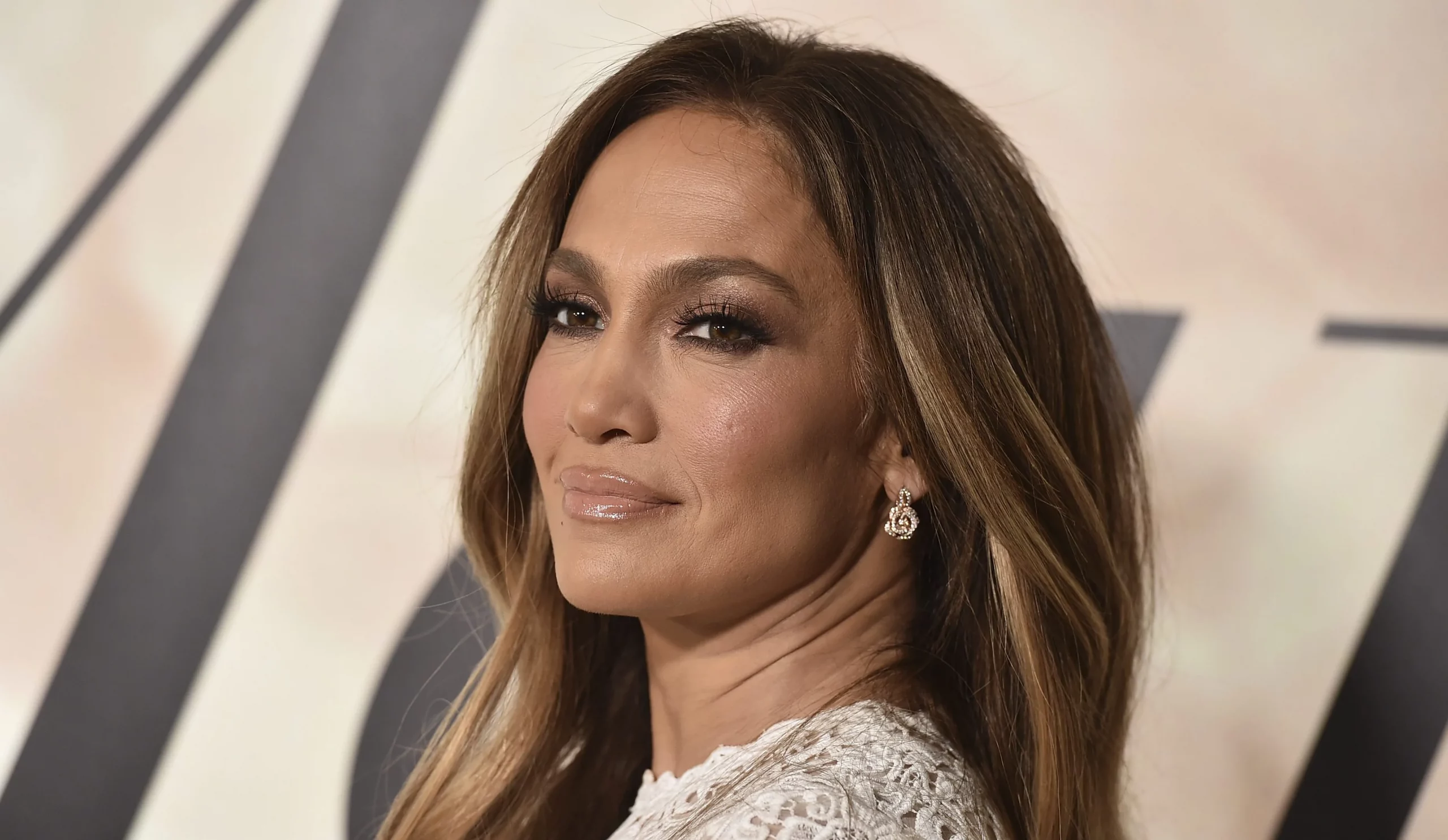 Jennifer Lopez, vrasëse me pagesë në filmin e ri të Netflix