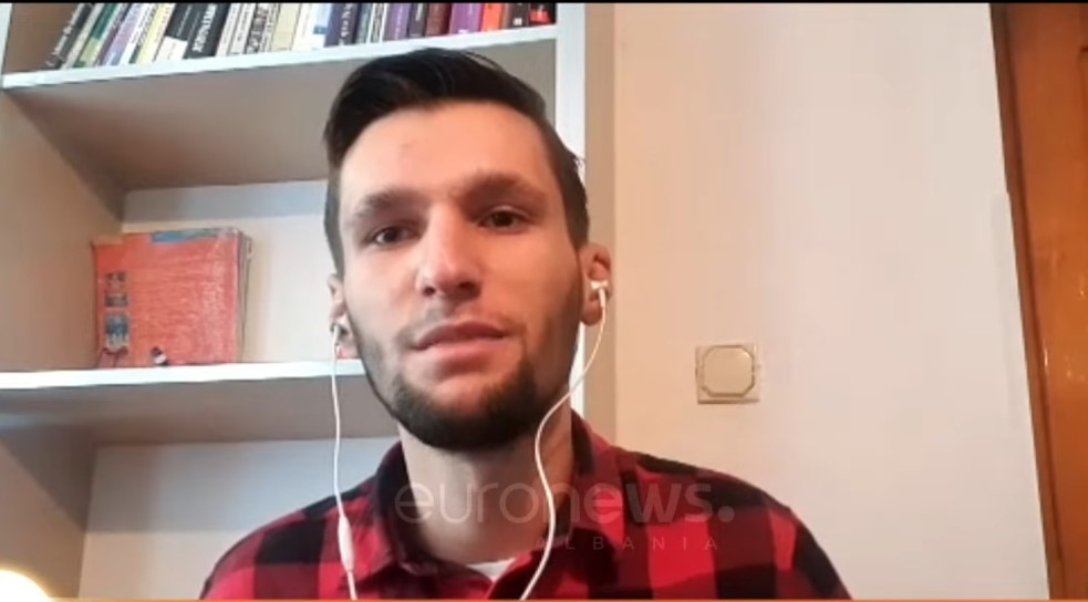 Sa vlen diploma në tregun e punës në Shqipëri?